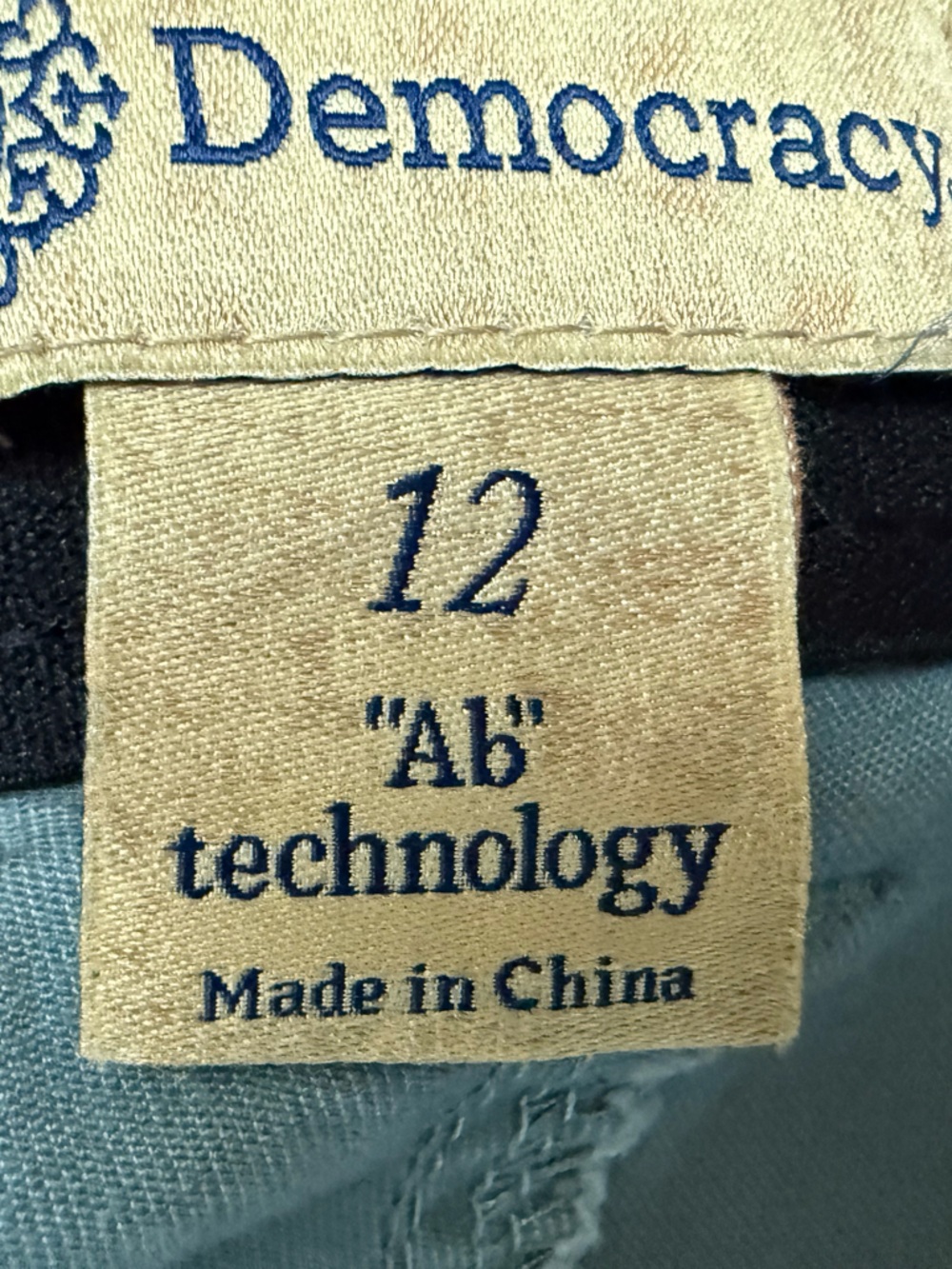 Democracy Ab Technology Women’s Chino Pant in Sage Green -  Size 12 - Picture 5 of 6